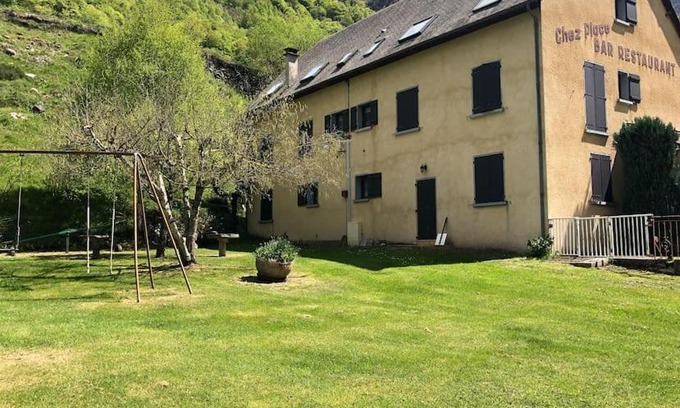 Estaing Apartment | Appartement Chez Place à Estaing