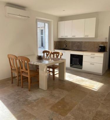 La Destrousse Apartment | Appartement climatisé proche Marseille,Aix