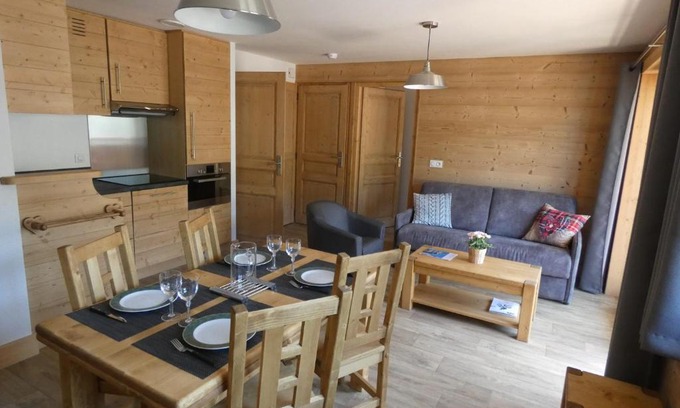 Beaufort Apartment | Appartement cocon centre village, 4 personnes, 2 chambres - SOURCES102