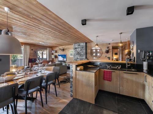 Val-d'Isere Apartment | Appartement contemporain près des pistes à Val d'Isère, 4 chambres, cheminée, parking inclus - FR-1-567-14