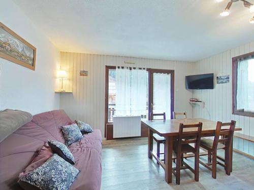 Le Grand-Bornand Apartment | Appartement cosy 2 pièces cabine, proche centre et pistes, 4 couchages, Le Grand-Bornand - FR-1-241-78