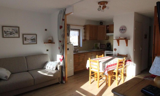 Lanslevillard Apartment | Appartement cosy pour 4 pers à Val Cenis Haut, proche pistes, balcon sud-ouest, casier à skis - FR-1-508-155