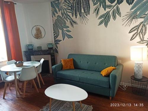 Provins Apartment | appartement dans une meulière d'architecte