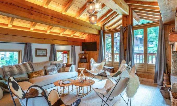 Val-d'Isere Apartment | Appartement duplex de haut standing, skis aux pieds, 82m², 8 pers., cheminé, au cœur de Val d'Isère - FR-1-694-305