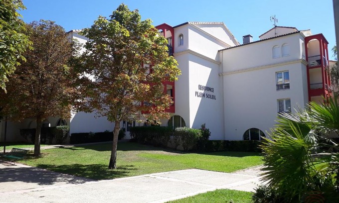Lamalou-les-Bains Apartment | Appartement F2 tout équipé avec balcons, ascenseur et Wi-Fi, proche des thermes de Lamalou - FR-1-451-141