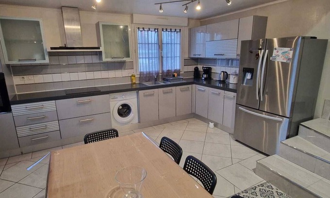 Noisy-le-Sec Apartment | Appartement Familial à 5kms de Paris