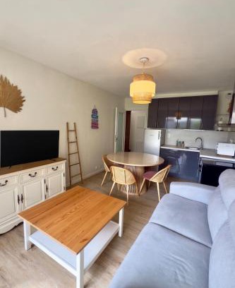 La Celle-sous-Gouzon Apartment | Appartement 1 chambre pour 2 pers - rénové - terrasse