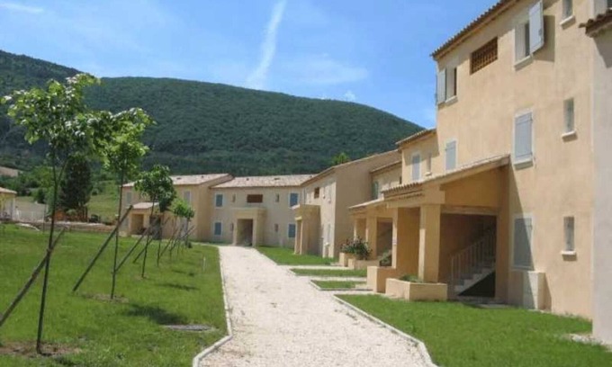 Montbrun-les-Bains Apartment | Appartement - Piscine - ccbbchi