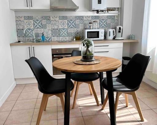 Bourg-en-Bresse Apartment | Appartement lumineux Parking Privé Gratuit