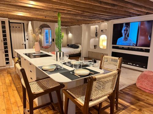 Quartier du Mail Apartment | Appartement luxe Louvre Paris