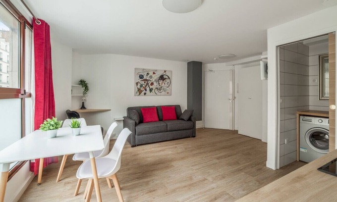 Quartier de la Folie-Mericourt Apartment | Appartement Parmentier (3 étoiles) - Welkeys