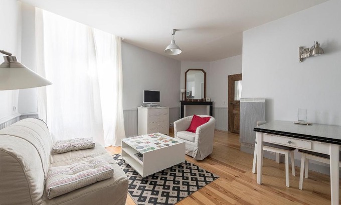 Rodez Apartment | Appartement Place du Bourg Centre Historique