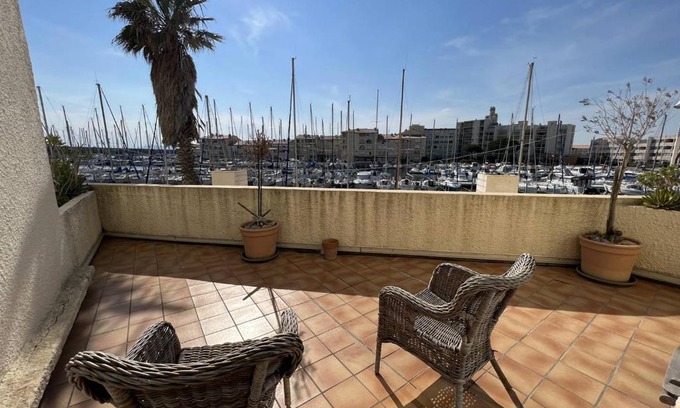 Leucate Apartment | Appartement rénové 1 chambre + cabine, parking privé, à 400m de la plage - FR-1-81-601