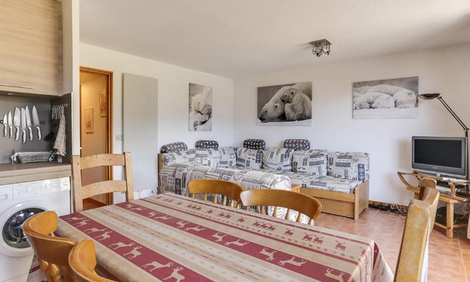Vallandry Apartment | Appartement rénové 4 pièces, 8 pers, près des pistes, Vallandry, parking, balcon sud - FR-1-411-154