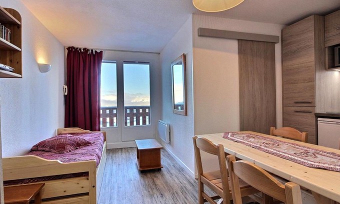 Plagne Soleil Apartment | Appartement rénové 4 pers. au pied des pistes avec balcon - FR-1-455-96