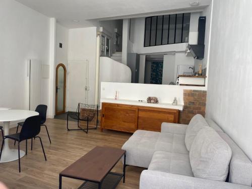 Mazarin Quarter Apartment | Appartement rénové plein centre
