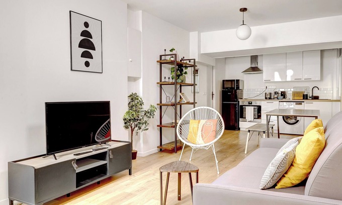 19th Arrondissement Apartment | Appartement Rue des ardennes