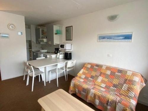Arette Apartment | Appartement skis aux pieds 6 pers, parking gratuit - FR-1-602-117