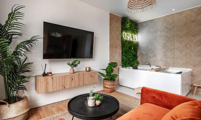 Centre-ville Apartment | Appartement spa : O'Spa Zen Jacuzzi-Sauna-Terrasse