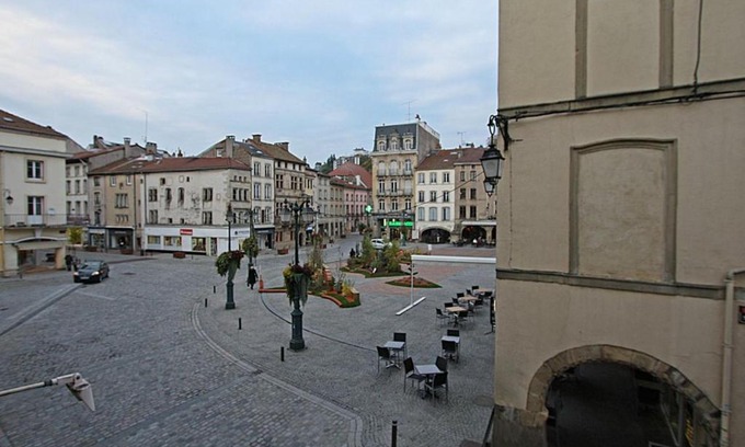 Epinal House | Appartement spacieux au cœur d'Épinal, 3 chambres, proche commodités - FR-1-589-82