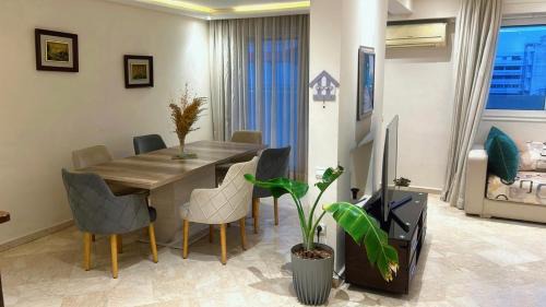 LA GIRONDE Apartment | Appartement spacieux et jovial au centre de Casablanca