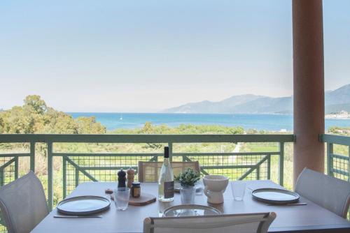 Saint-Florent Apartment | Appartement T2, Résidence avec Vue Mer et Piscine