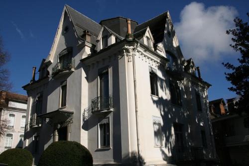 Bagneres-de-Luchon Apartment | Appartement T4 - Centre de Luchon - 6 pers - Ski - Randonnée - Cure