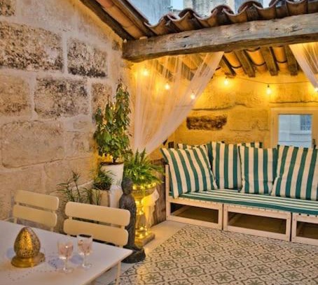 Uzes Apartment | Appartement-Terrasse Centre Historique
