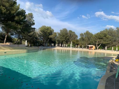 Pont Royal Apartment | Appartement Village P&V domaine du golf Pont Royal Provence avec PARC AQUATIQUE