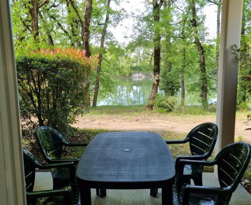 Monflanquin Apartment | Appartement Vue sur Lac