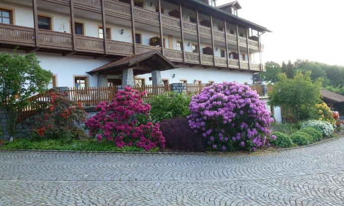 Schwarzenbach Apartment | Appartementhaus Osserblick