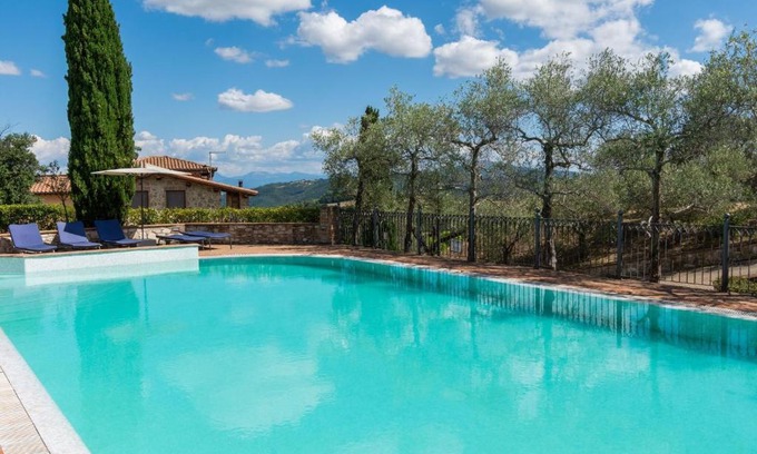 Canalicchio House | Appealing Holiday Home in Collazzone with Sauna & Pool