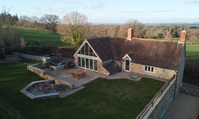 Ilminster Cottage | Apple Loft - Beautiful Somerset cottage, sleeps 13 guests in 6 bedrooms