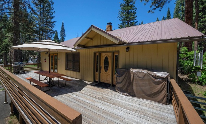 North Wawona House | Apple Tree Bear House