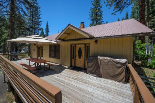 North Wawona House | Apple Tree Bear House