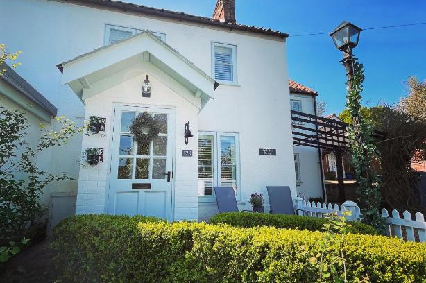 Irstead House | Apple Tree Cottage