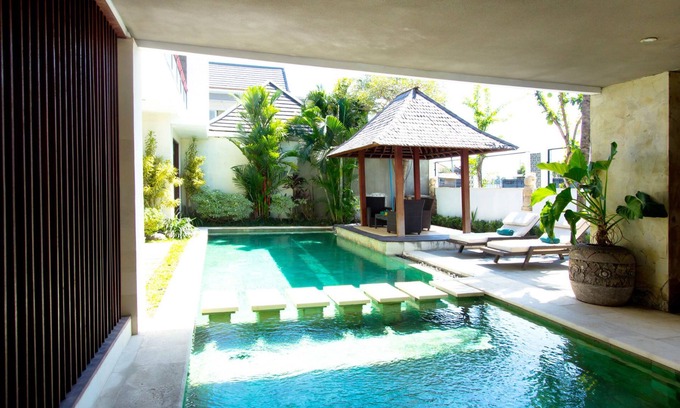 Banjar Semer Hotel | Apple Villa and Apartment