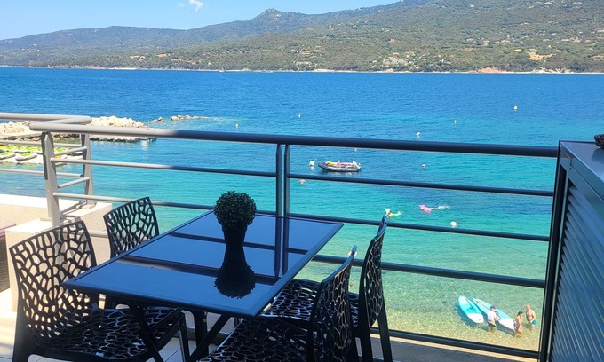 Grand Valinco Apartment | Appt 4 people feet in the water terrace with sea view at 180 degrees