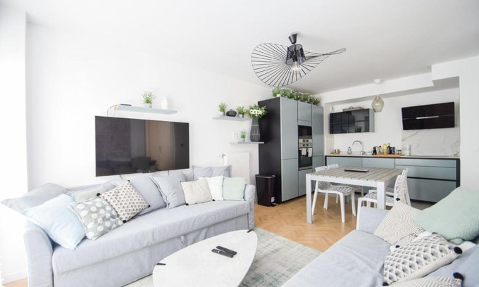 Rigollots Apartment | Appt 4 pers dans un immeuble neuf avec jardin WIFI direction Paris
