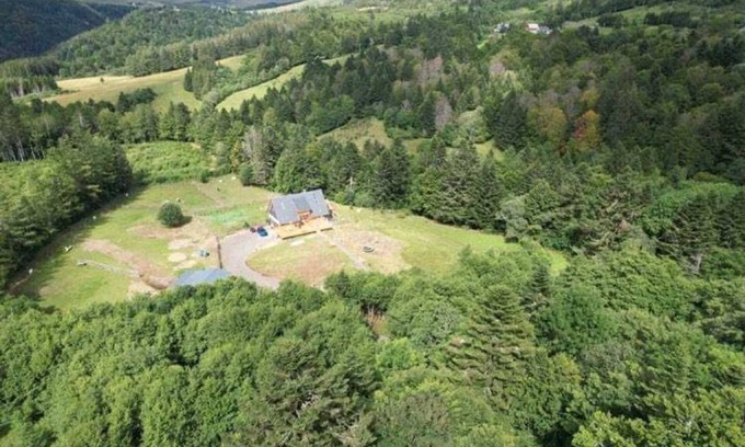 Mont-Dore House | APPT CONFORT LE LOUP 3 * 2BED-2BTH - TERRACE IN FIELD - LE MONT DORE