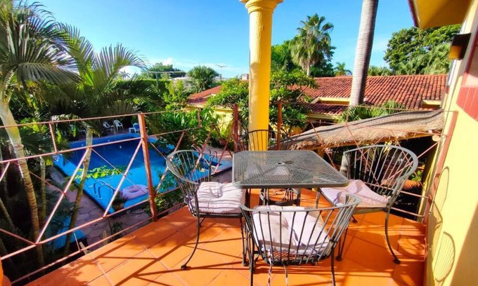 Colonia Independencia Apartment | Appt for 2 with balcony and view to sunset and pool