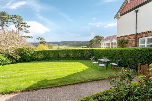 Minehead House | April Cottage