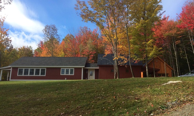 Morrisville House | April Solar Eclipse Home Base in Stowe area - 4 n minimum booking