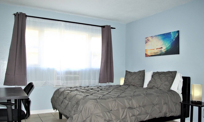 Logan Heights Apartment | Apt #5, 2 bedroom / 1 bathroom, 8 min to Downtown!
