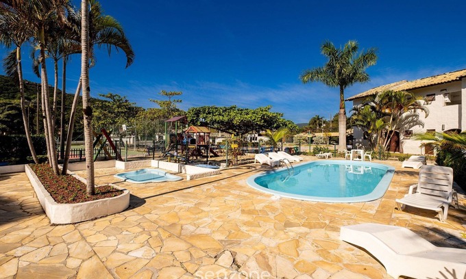 Ponta das Canas Apartment | Apt Beautiful Condominium Foot on the Sand Rpb038