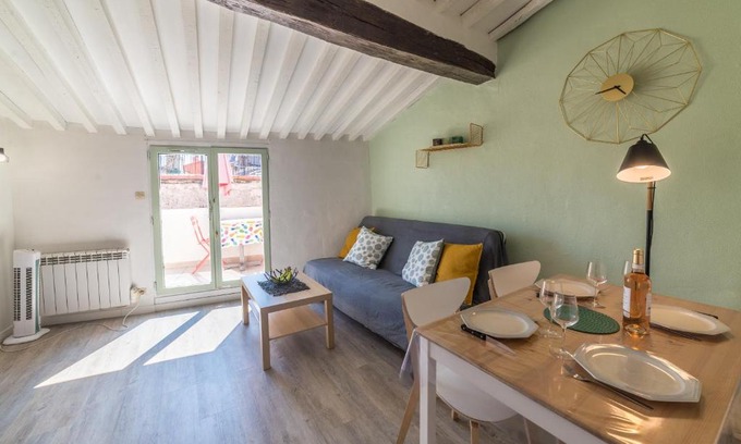 Grasse Apartment | Apt terrasse centre historique