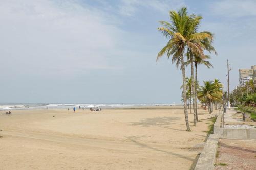 Vila Assuncao Apartment | Apto c garagem, otima localizacao a 80m da Praia