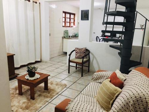 Vila Iara Apartment | Apto Duplex confortável a apenas 2 km do Capivari