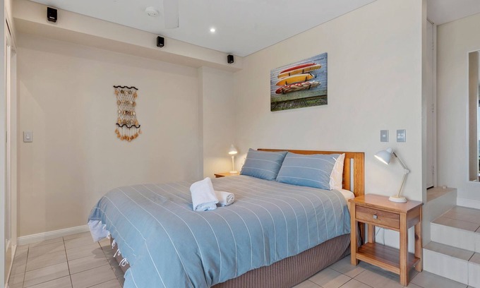 Mollymook Beach Apartment | Aqua Shores - Beachfront Studio on Mollymook Beach