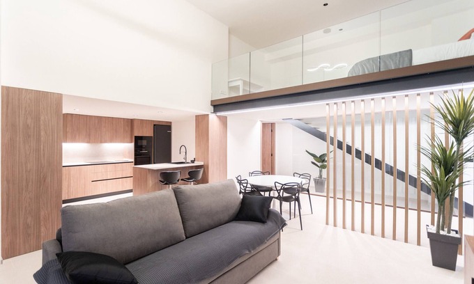Penya-roja Apartment | Aqua Suites Ciudad de las Artes II. A/C + 6 Pax